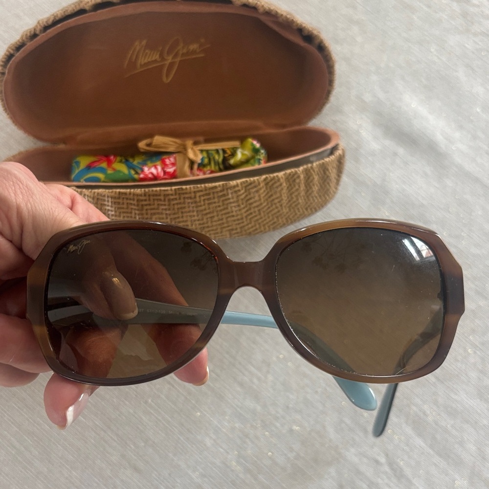 Maui Jim Tortoise Shell Sunglasses - Picture 3 of 6